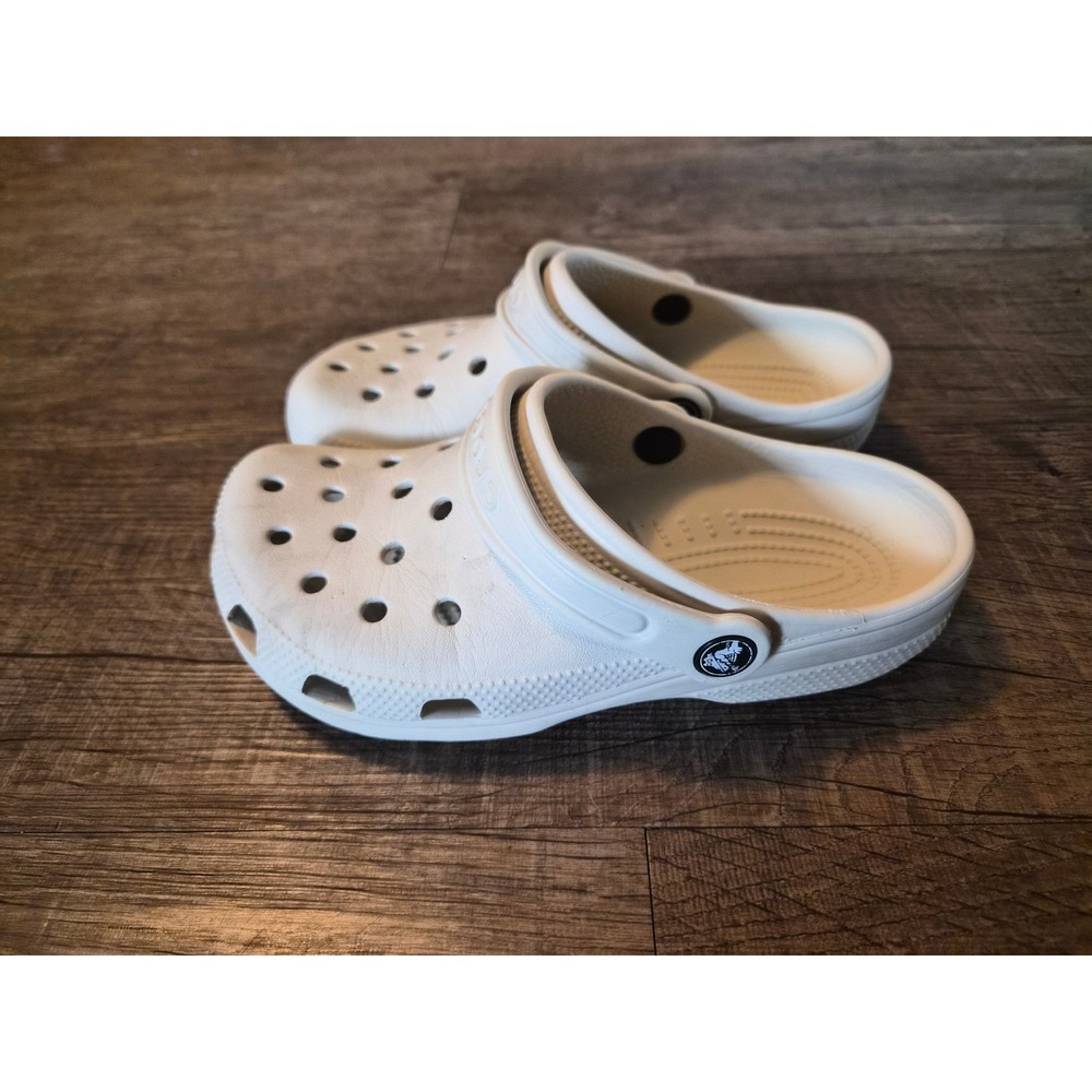 Crocs Classic Clogs Slip On Shoes Cream Womens Size 5